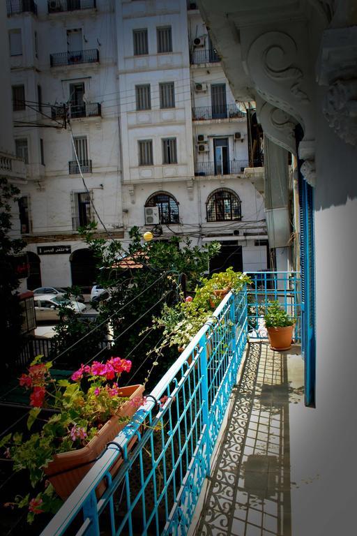 Appartement Dans Immeuble Haussmanien Algiers Exterior photo